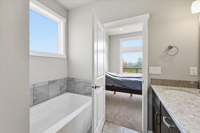 6815 S Blackwing Ct, Spokane, WA 99224