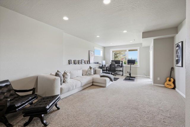6815 S Blackwing Ct, Spokane, WA 99224