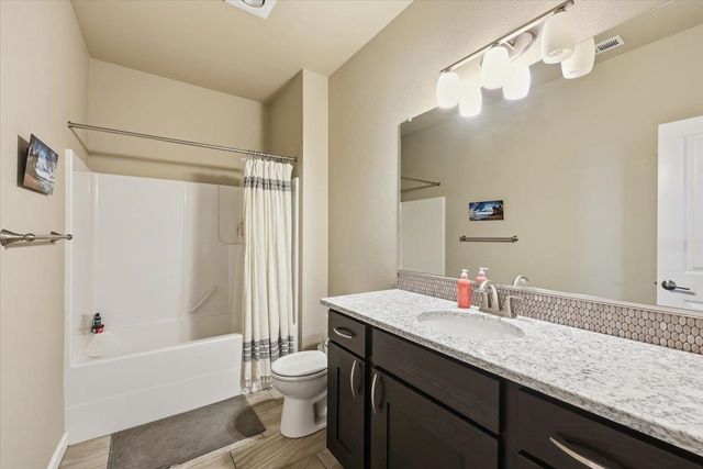 6815 S Blackwing Ct, Spokane, WA 99224