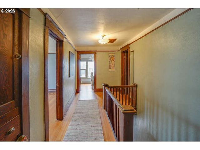 933 Ne 3RD Ave, Camas, WA 98607