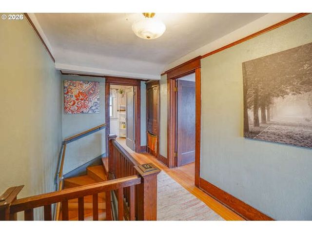 933 Ne 3RD Ave, Camas, WA 98607