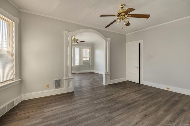 120 New Haven Avenue, Derby, CT 06418