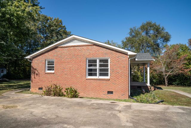 157 Sunset Drive, Cowpens, SC 29330