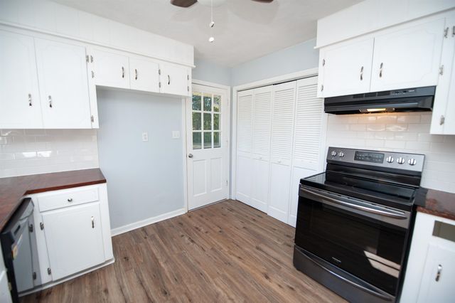 157 Sunset Drive, Cowpens, SC 29330