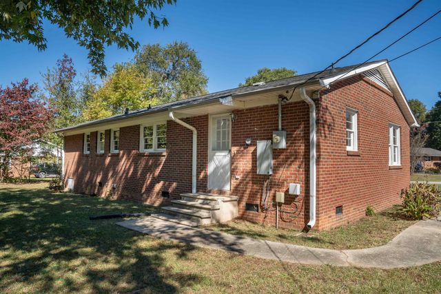 157 Sunset Drive, Cowpens, SC 29330