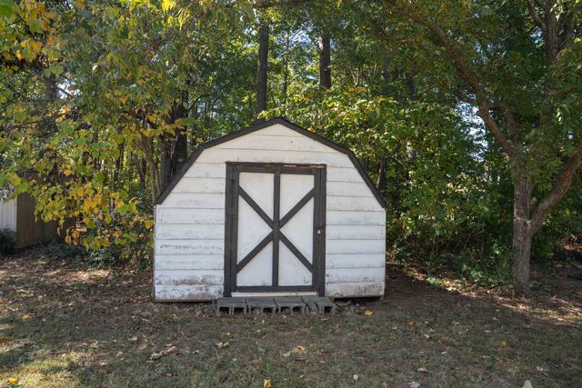 157 Sunset Drive, Cowpens, SC 29330