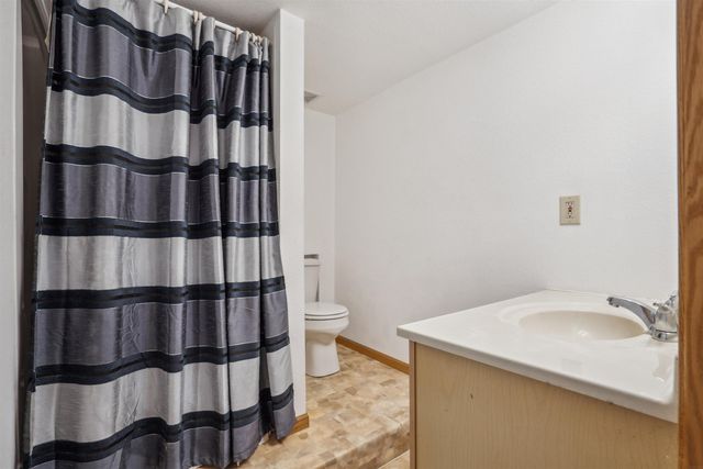 5141 25th Ave, Brandon, IA 52210