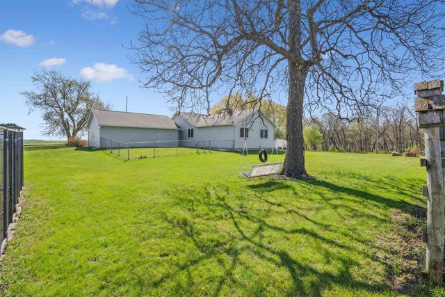 5141 25th Ave, Brandon, IA 52210