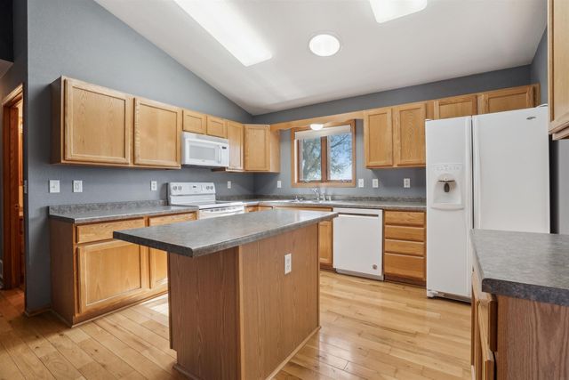 5141 25th Ave, Brandon, IA 52210