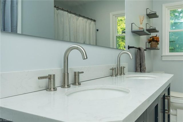 1719 E Center Street Extension, Lexington, NC 27292