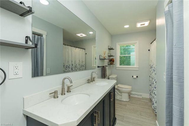 1719 E Center Street Extension, Lexington, NC 27292