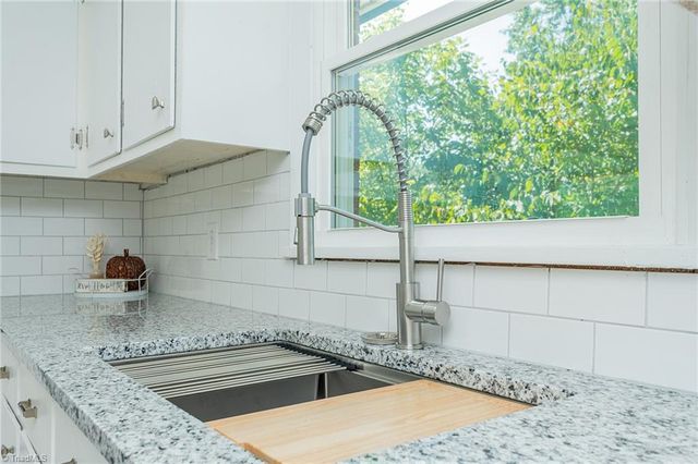 1719 E Center Street Extension, Lexington, NC 27292