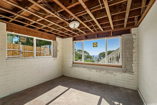 2641 Aaliamanu Place, Honolulu, HI 96813