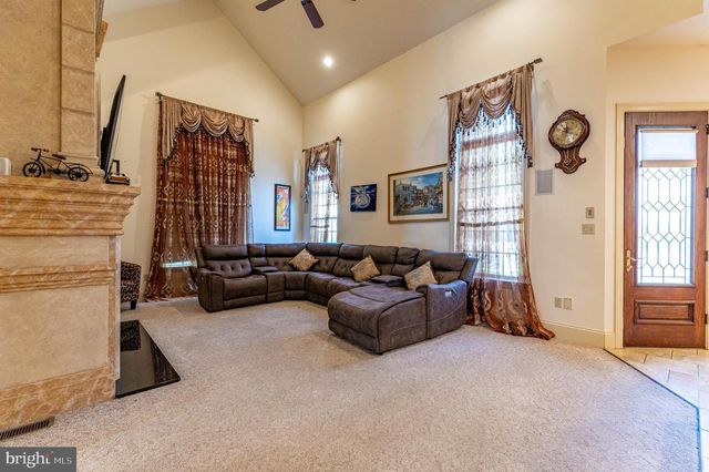 49 CREST BLVD, Easton, PA 18045