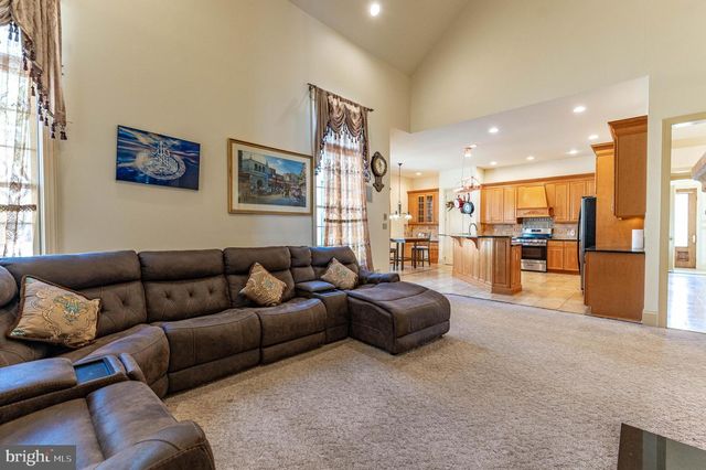 49 CREST BLVD, Easton, PA 18045