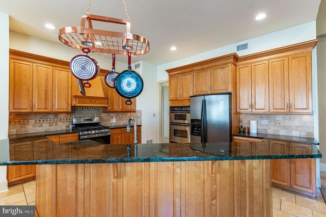 49 CREST BLVD, Easton, PA 18045