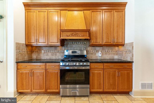 49 CREST BLVD, Easton, PA 18045