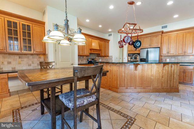 49 CREST BLVD, Easton, PA 18045