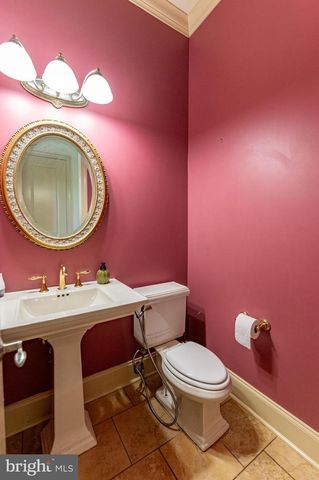 49 CREST BLVD, Easton, PA 18045