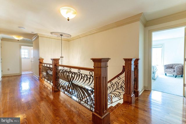 49 CREST BLVD, Easton, PA 18045