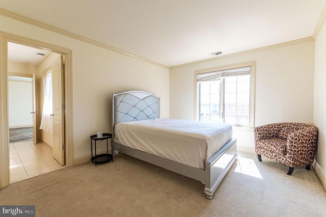 49 CREST BLVD, Easton, PA 18045