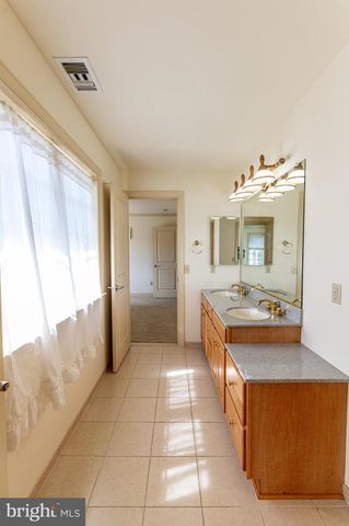 49 CREST BLVD, Easton, PA 18045