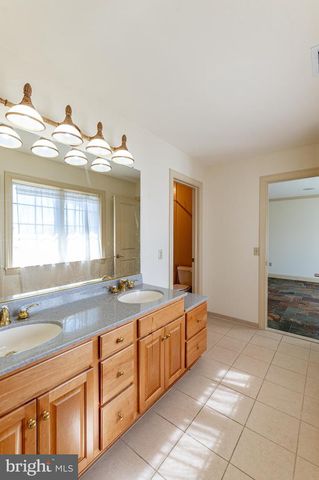 49 CREST BLVD, Easton, PA 18045