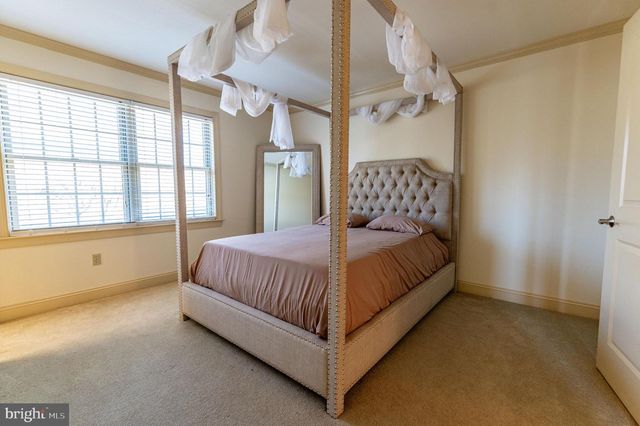 49 CREST BLVD, Easton, PA 18045