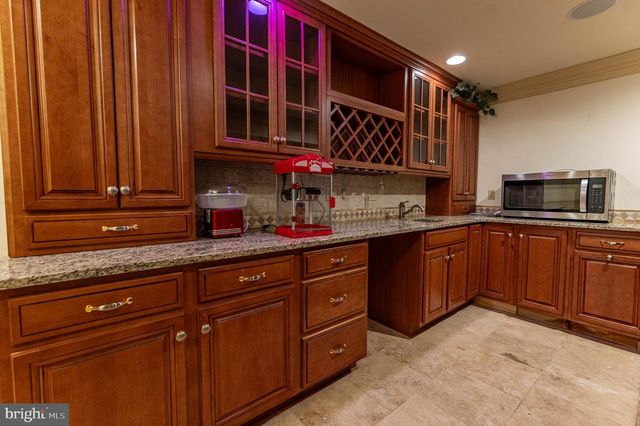 49 CREST BLVD, Easton, PA 18045