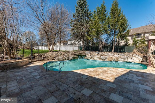 49 CREST BLVD, Easton, PA 18045