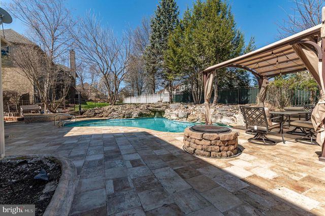 49 CREST BLVD, Easton, PA 18045