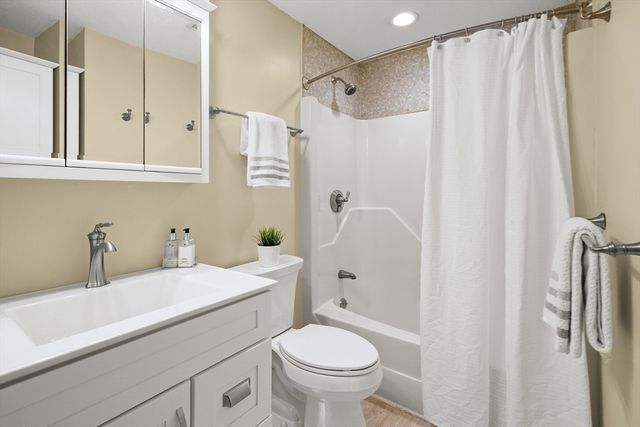 13 Mills Point 13, Middleton, MA 01949