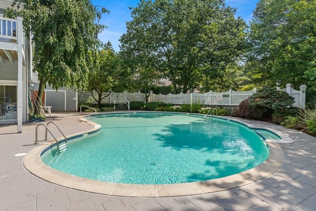 13 Mills Point 13, Middleton, MA 01949