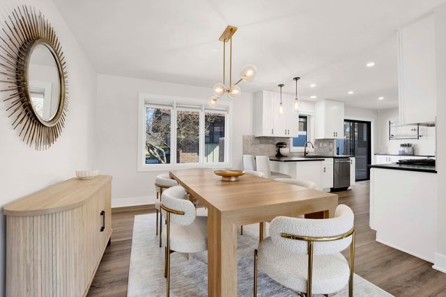 5731 Doe Circle, Westmont, IL 60559