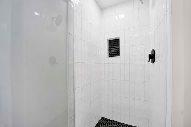 5731 Doe Circle, Westmont, IL 60559