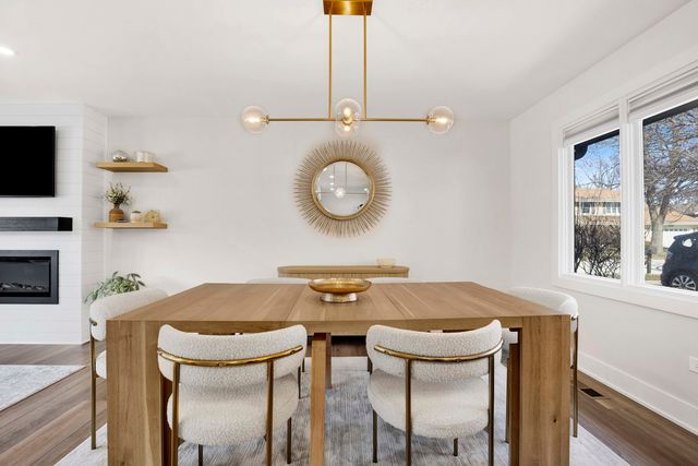 5731 Doe Circle, Westmont, IL 60559