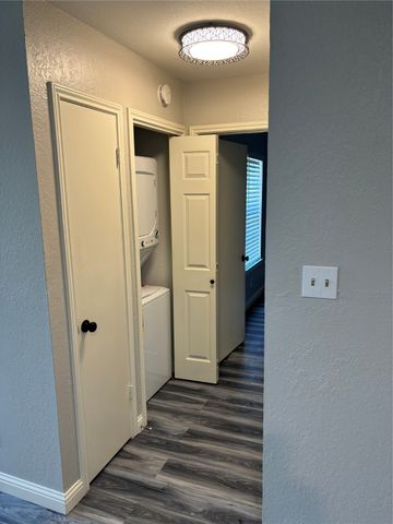 1730 Crest Point Drive, Arlington, TX 76012