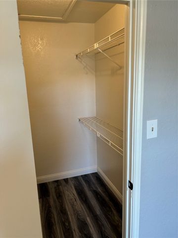 1730 Crest Point Drive, Arlington, TX 76012