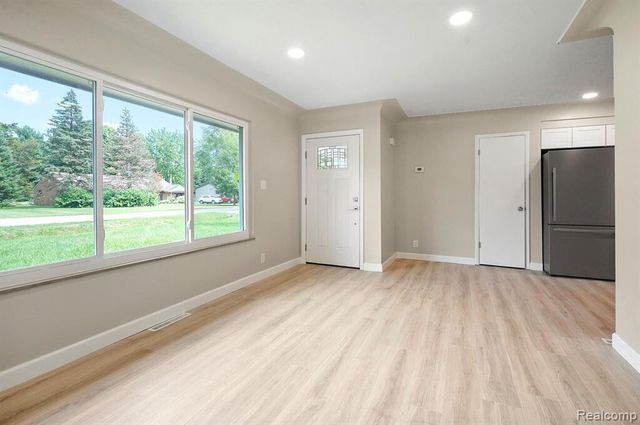 8820 Russell Street, Shelby Twp, MI 48317