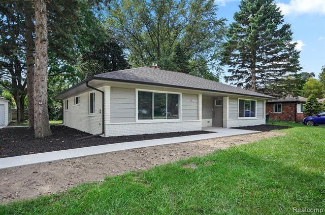 8820 Russell Street, Shelby Twp, MI 48317