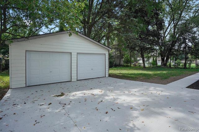 8820 Russell Street, Shelby Twp, MI 48317