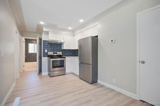 8820 Russell Street, Shelby Twp, MI 48317