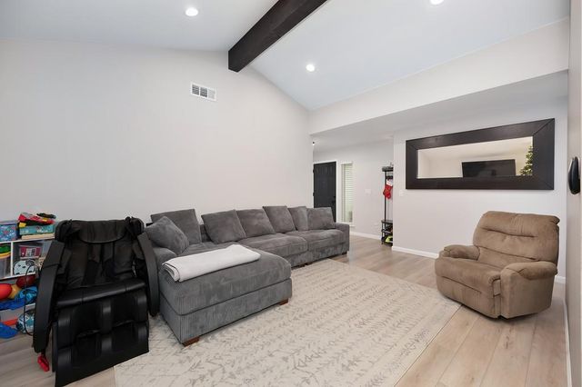 6443 Villa Dr, Sacramento, CA 95842