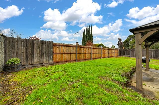 6443 Villa Dr, Sacramento, CA 95842