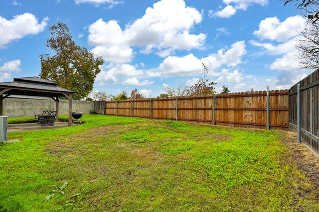 6443 Villa Dr, Sacramento, CA 95842