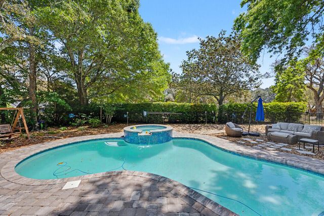 4412 Windrush Drive, Niceville, FL 32578