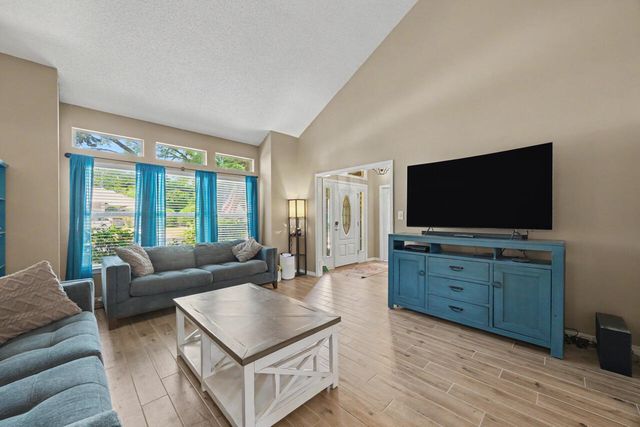 4412 Windrush Drive, Niceville, FL 32578