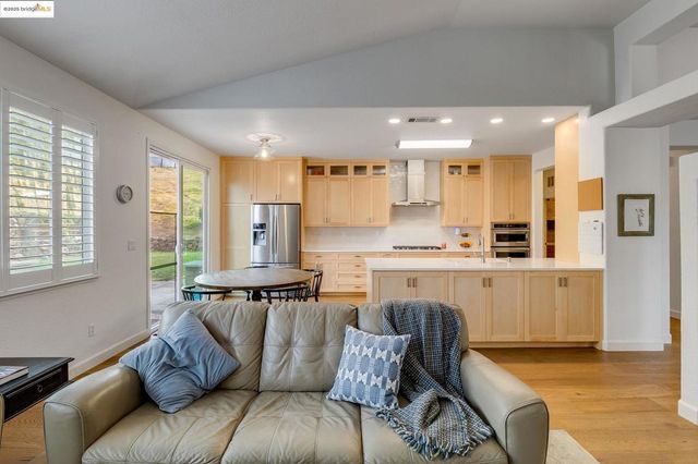 1185 Brooktrail Dr, Pittsburg, CA 94565