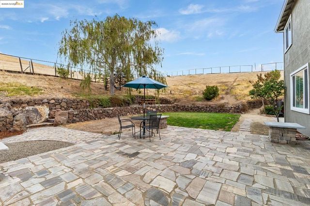 1185 Brooktrail Dr, Pittsburg, CA 94565