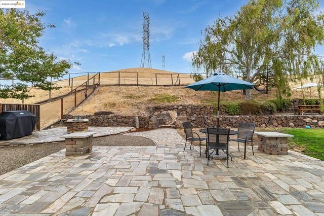 1185 Brooktrail Dr, Pittsburg, CA 94565